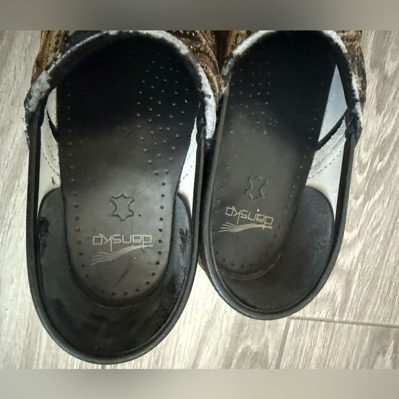 Dansko|Paisley velvet (tapestry style) clogs with embellishment••••Size 10.5-11 - Picture 12 of 16